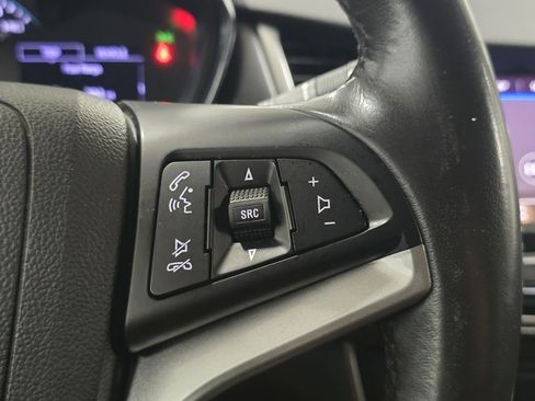 Used 2020 Chevrolet Trax LT w/ LT Convenience Package image 29