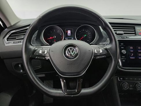 Used 2018 Volkswagen Tiguan SEL AWD/4WD image 14