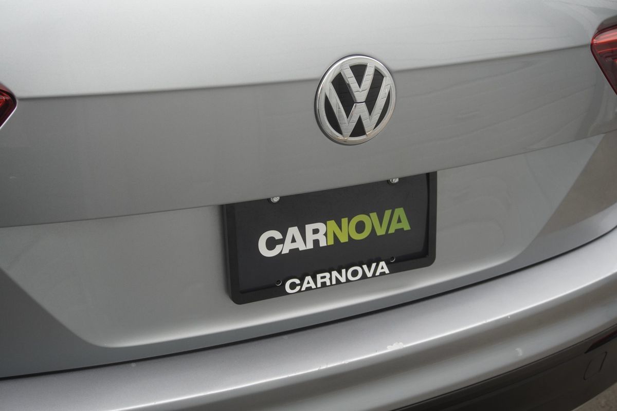 Used 2019 Volkswagen Tiguan SE w/ Panoramic Sunroof Package AWD/4WD image 23