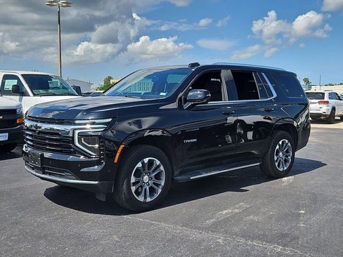 Used 2025 Chevrolet Tahoe LS RWD image 2