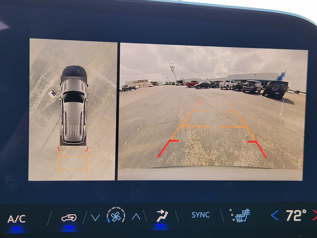New 2026 Chevrolet Traverse LT w/ Driver Confidence Package FWD image 13