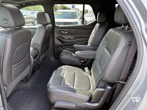 Used 2023 Chevrolet Traverse RS AWD/4WD image 13
