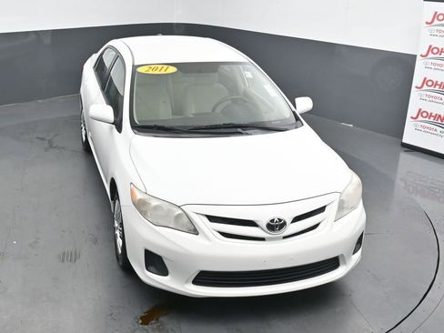 Used 2011 Toyota Corolla LE image 24
