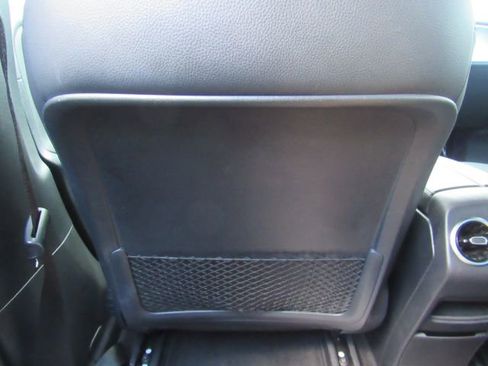 Used 2022 Mercedes-Benz EQB 300 4MATIC w/ Exclusive Package image 29