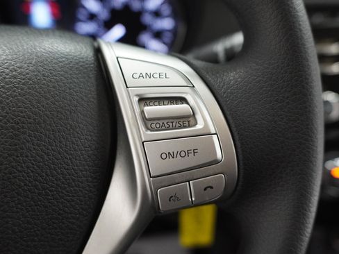 Used 2016 Nissan Rogue S w/ Appearance Package FWD image 10
