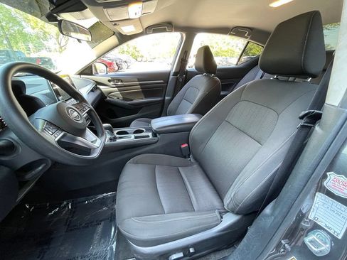 Used 2023 Nissan Altima 2.5 SV FWD image 22