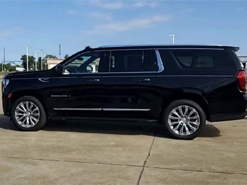 Certified 2024 GMC Yukon XL Denali w/ Max Trailering Package image 6