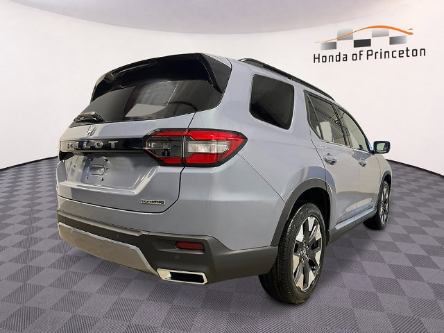 New 2026 Honda Pilot Touring image 3