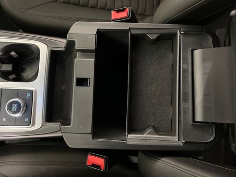 Used 2021 Ford Explorer XLT image 25