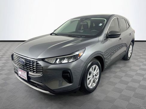 Certified 2023 Ford Escape Active FWD image 3