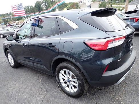 Certified 2022 Ford Escape SE w/ Cold Weather Package image 5