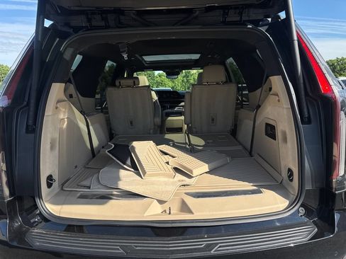 Used 2021 Cadillac Escalade Premium Luxury w/ Driver Assist Tech Package AWD/4WD image 16
