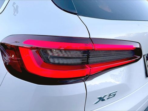 Certified 2023 BMW X5 xDrive40i w/ Executive Package image 28