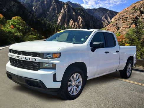 Used 2019 Chevrolet Silverado 1500 Custom w/ Custom Value Package AWD/4WD image 5