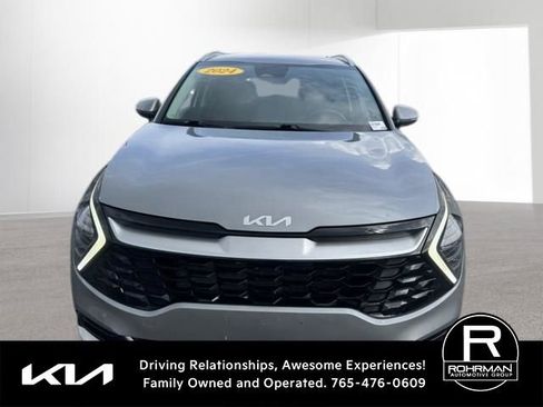 Used 2024 Kia Sportage EX image 2