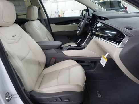 New 2025 Cadillac XT6 Premium Luxury w/ Technology Package image 30