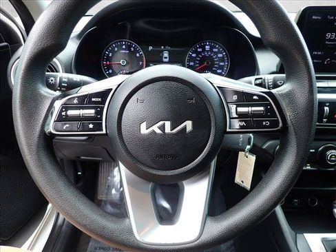 Used 2023 Kia Forte LXS w/ LXS Technology Package FWD image 11
