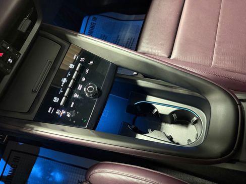 Used 2024 Porsche Macan 4 Electric image 32