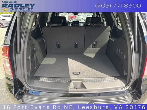 Used 2024 Chevrolet Suburban High Country AWD/4WD image 11