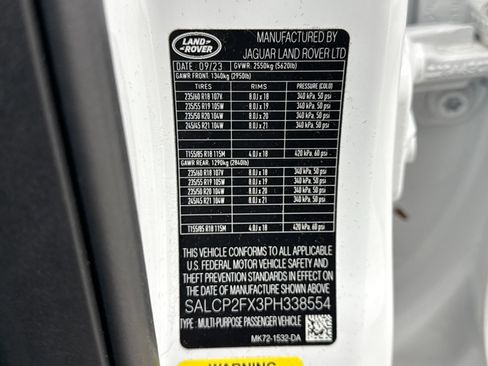 Used 2023 Land Rover Discovery Sport SE image 24