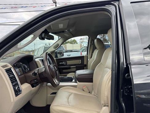 Used 2017 RAM 1500 Laramie w/ Convenience Group image 33