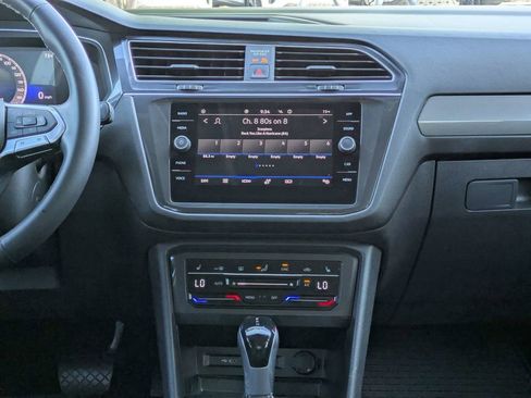 Certified 2023 Volkswagen Tiguan SE FWD image 21