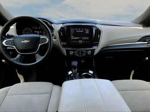 Used 2023 Chevrolet Traverse LS AWD/4WD image 7