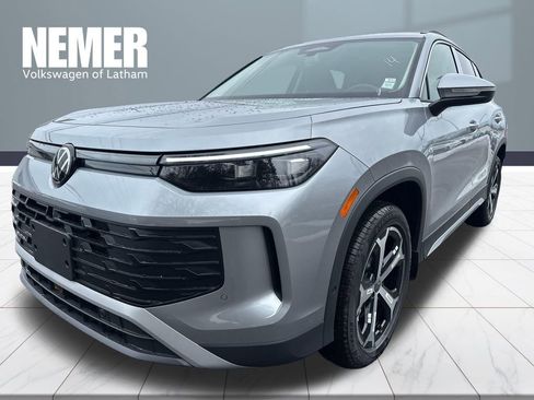 New 2026 Volkswagen Tiguan SE image 1