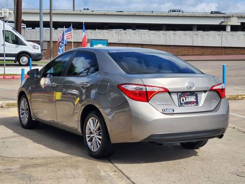 Used 2015 Toyota Corolla LE FWD image 5