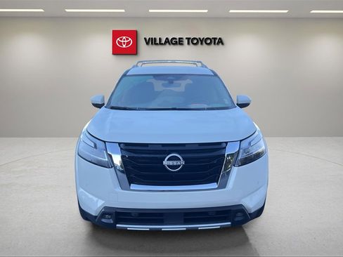 Used 2024 Nissan Pathfinder SL image 8
