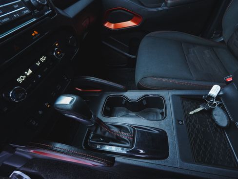 Used 2022 Nissan Frontier PRO-4X image 26