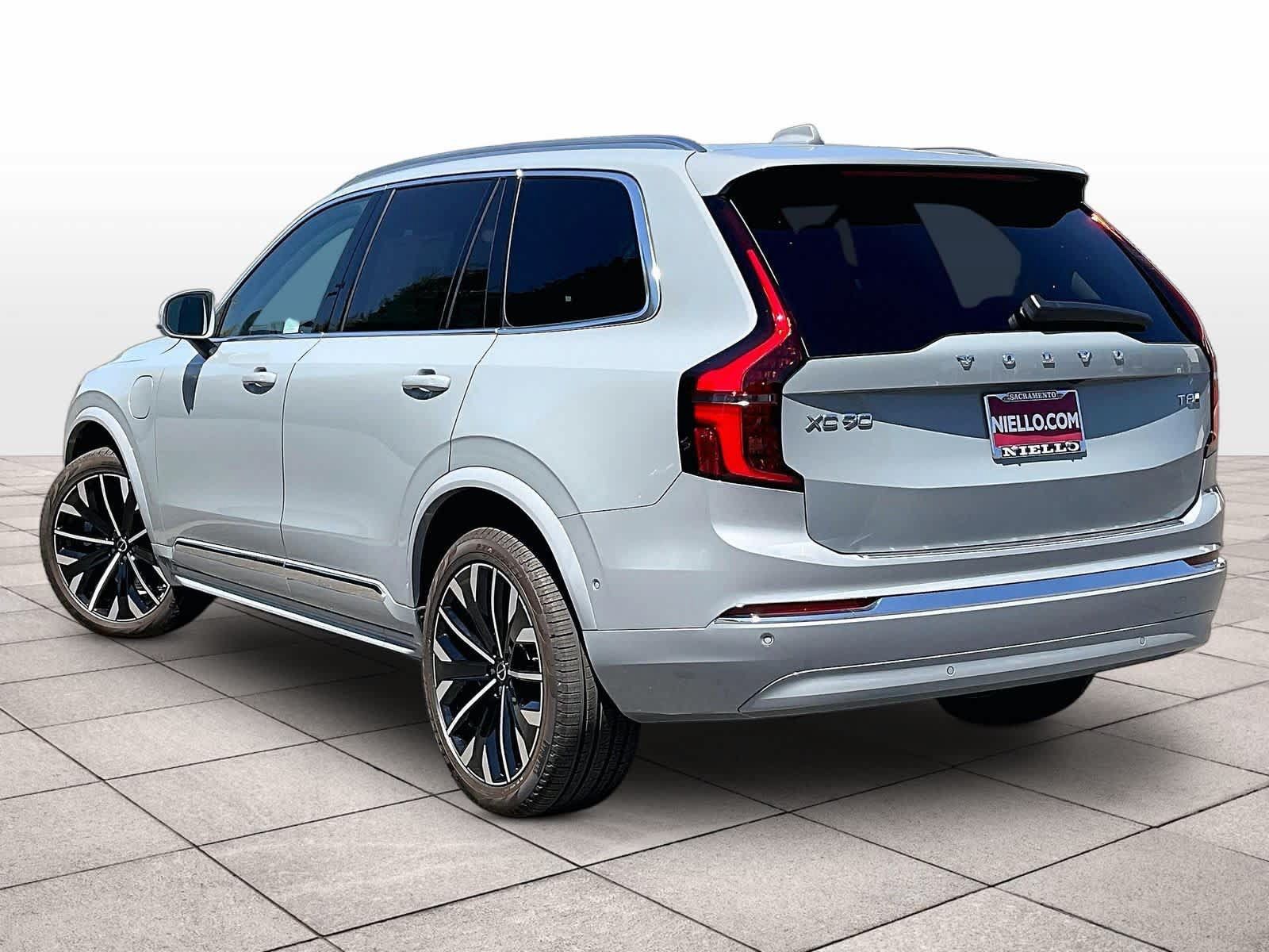 New 2026 Volvo XC90 T8 Plus w/ Protection Package AWD/4WD image 3