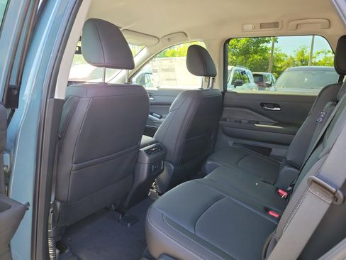 New 2026 Nissan Pathfinder SL FWD image 12