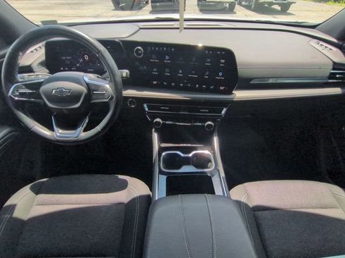 Used 2025 Chevrolet Traverse LT w/ Midnight/Sport Edition AWD/4WD image 27