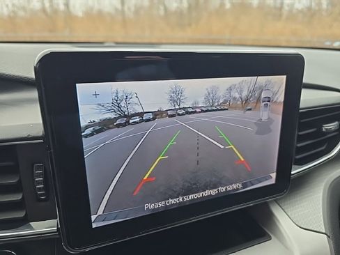 Used 2021 Ford Explorer XLT w/ Equipment Group 202A image 20