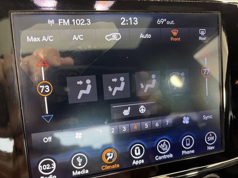 Used 2019 Jeep Grand Cherokee Altitude image 21