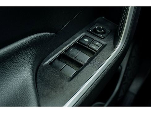 Used 2020 Toyota RAV4 LE FWD image 27