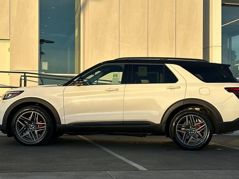 New 2026 Ford Explorer ST w/ Sun And Sound Package image 6