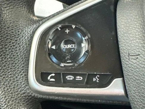 Used 2019 Honda CR-V LX image 2