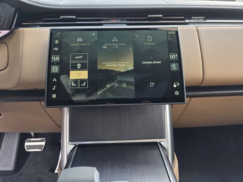 New 2026 Land Rover Range Rover SE image 16