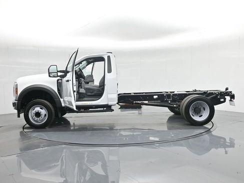 New 2025 Ford F550 XL image 28