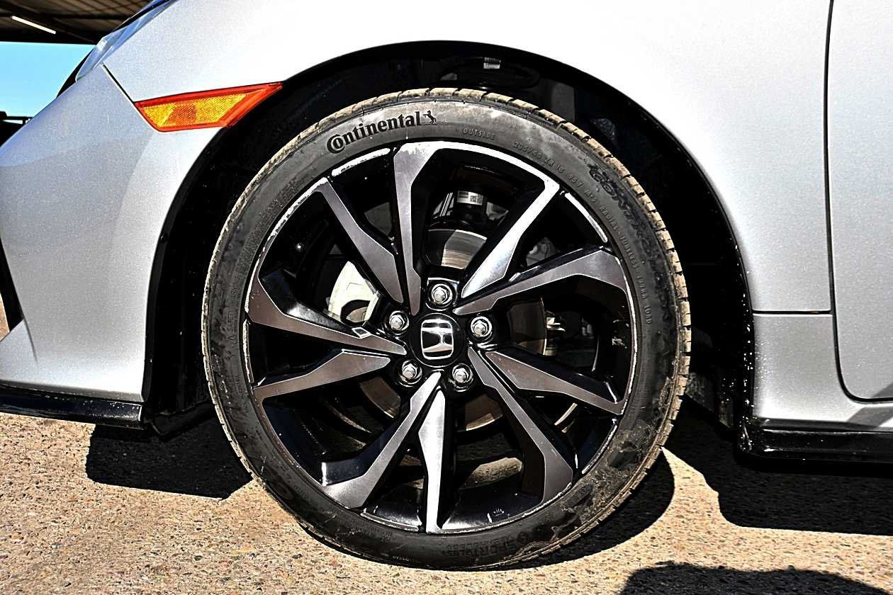 Used 2017 Honda Civic Sport image 10