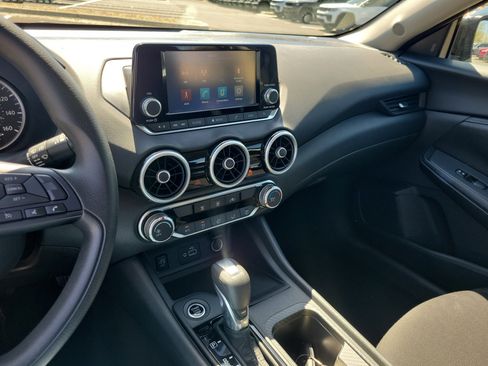 Used 2025 Nissan Sentra S image 23