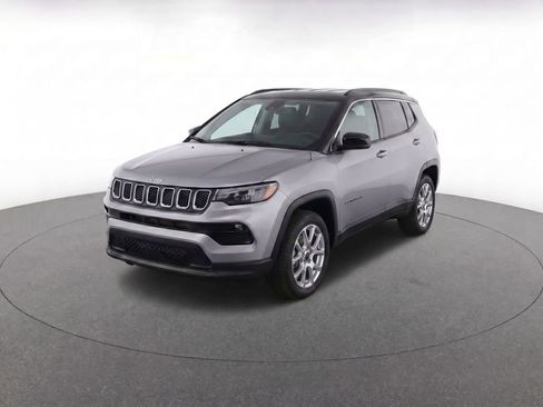 Used 2025 Jeep Compass Limited AWD/4WD image 1