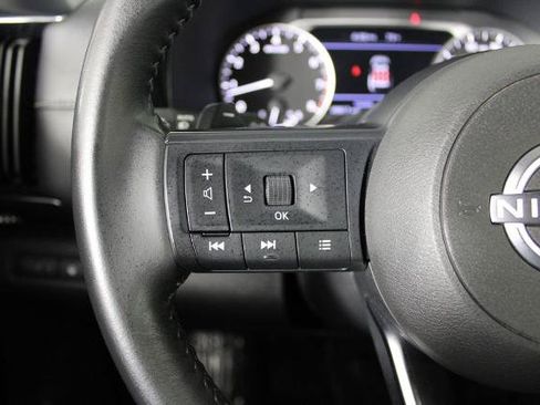 Certified 2025 Nissan Pathfinder SV FWD image 25