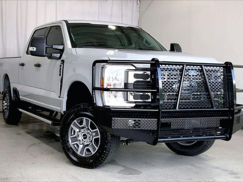 Used 2025 Ford F250 XLT w/ FX4 Off-Road Package AWD/4WD image 1