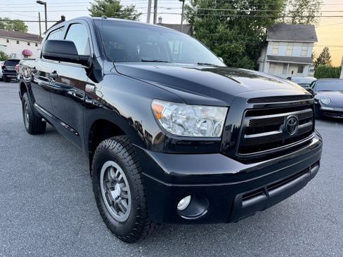 Used 2010 Toyota Tundra 4x4 CrewMax image 4