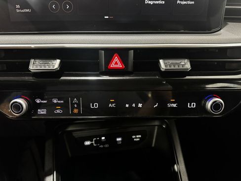 Used 2025 Kia K5 LXS image 32
