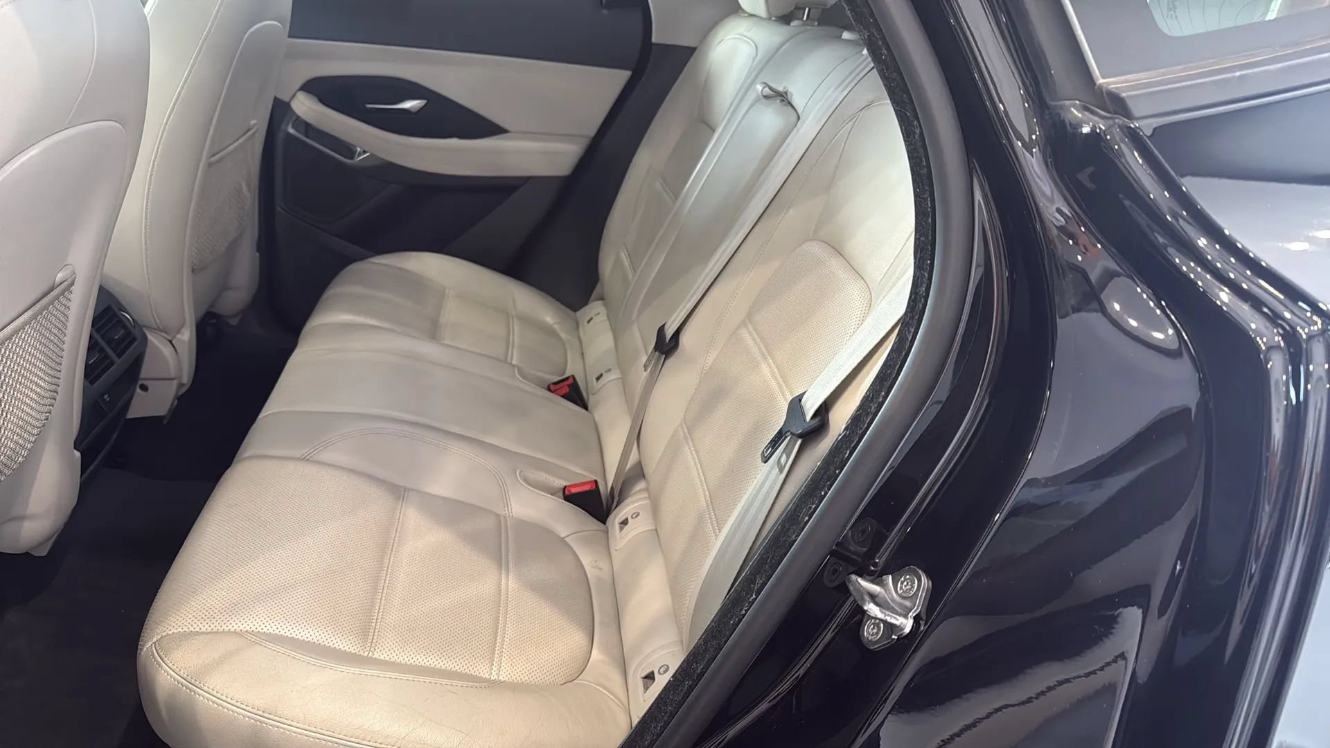 Used 2020 Jaguar E-PACE AWD/4WD image 30