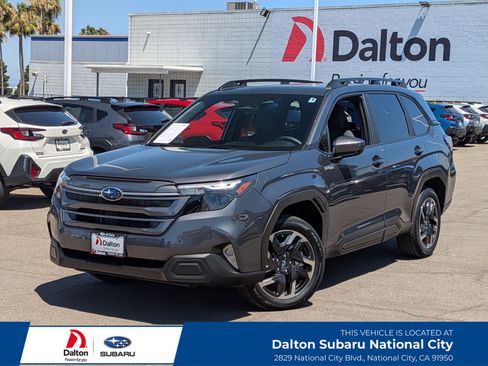 Certified 2025 Subaru Forester Premium AWD/4WD image 1